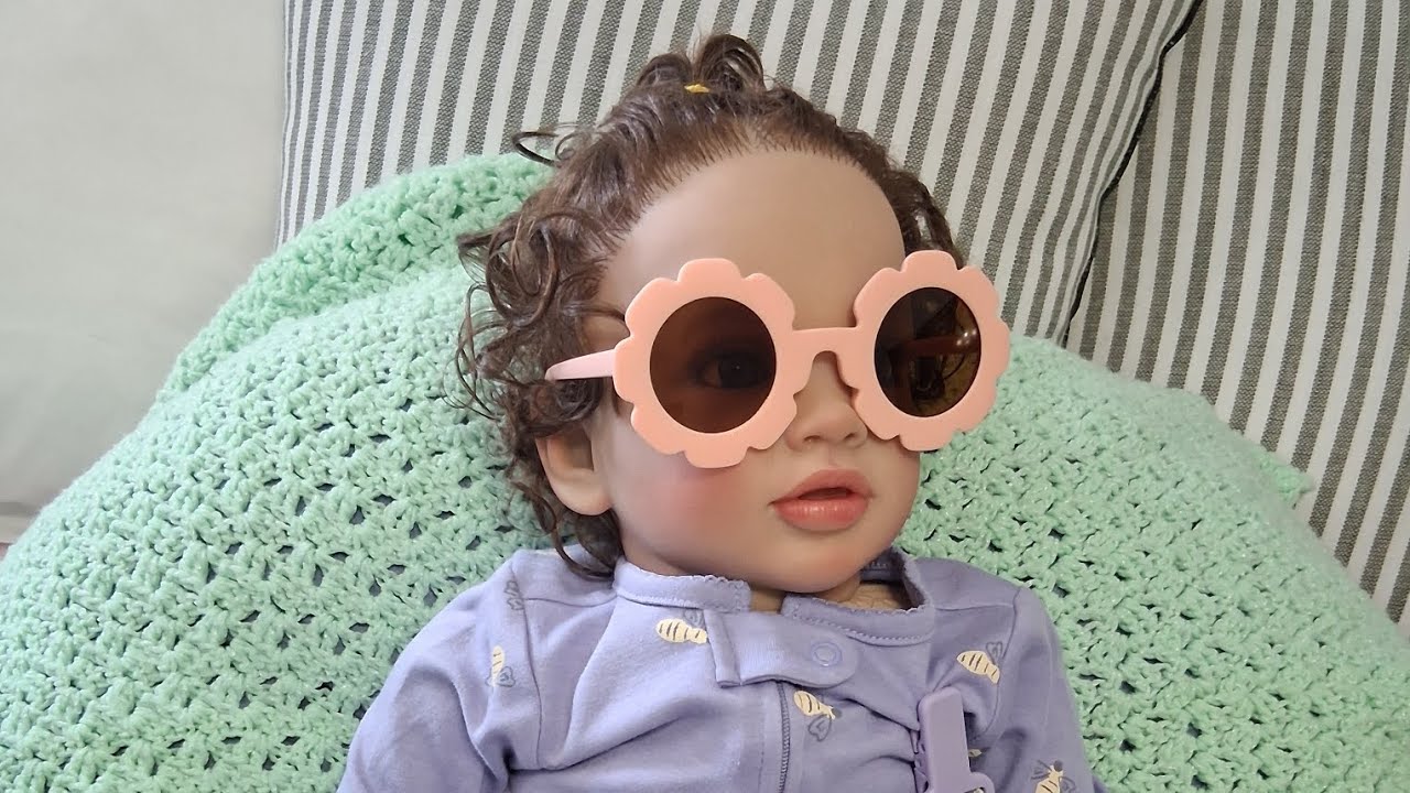 Sophie , getting ready for halloween 🎃 