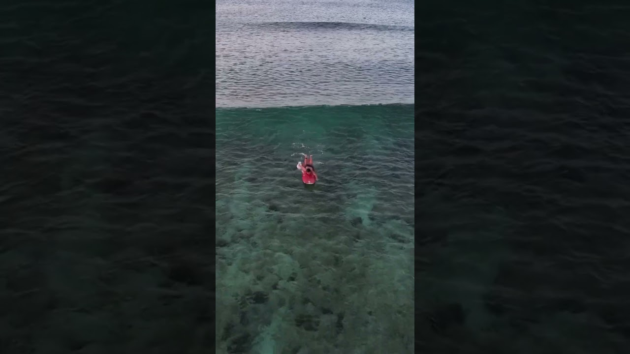 Surf spot in Siruma, Philippines 