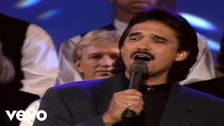 Bill & Gloria Gaither - Farther Along [Live] ft. Ivan Parker