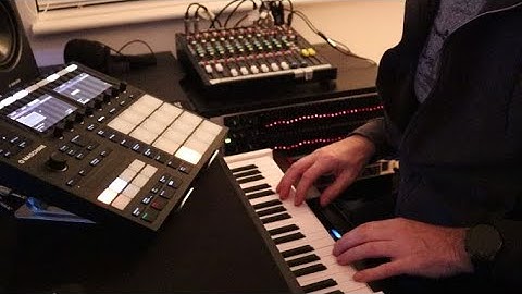 Native Instruments Play Series Glaze