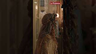 Jana y Manuel se encuentran en la fiesta de disfraces ? #LaPromesa #Shorts #ShortsRTVE #RTVESeries