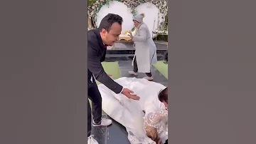 شوف العروس شلون سوي نفسها ميتة لان شافت زوجت العريس لمطلكة 