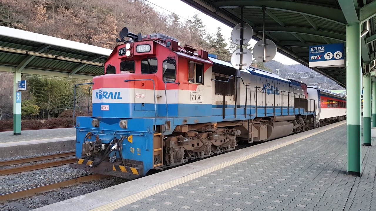 mugunghwa-train-departs-miryang-station-youtube