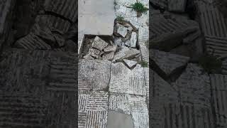 Acera destrozada en Valdelagrana