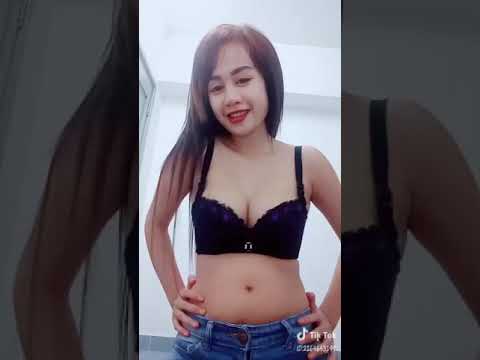 Intan sexy babe dancing