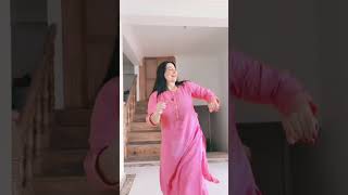 Nadia Gul Pashto New Song Hot Dance