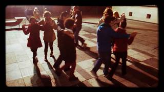 Balfolk Dublin - Cercle Circassien - Temble Bar Meeting House Square