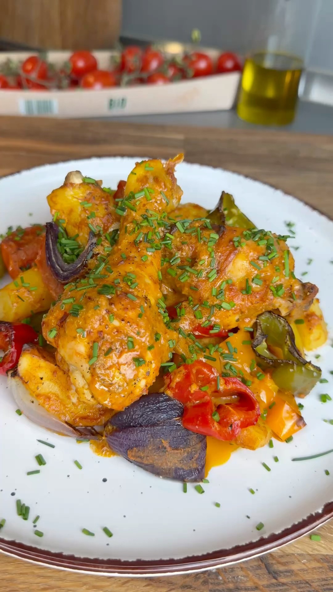 Hähnchenkeulen mit Gemüse aus dem Ofen 🍗🌶️🫑🧅👍🏼👍🏼 - YouTube
