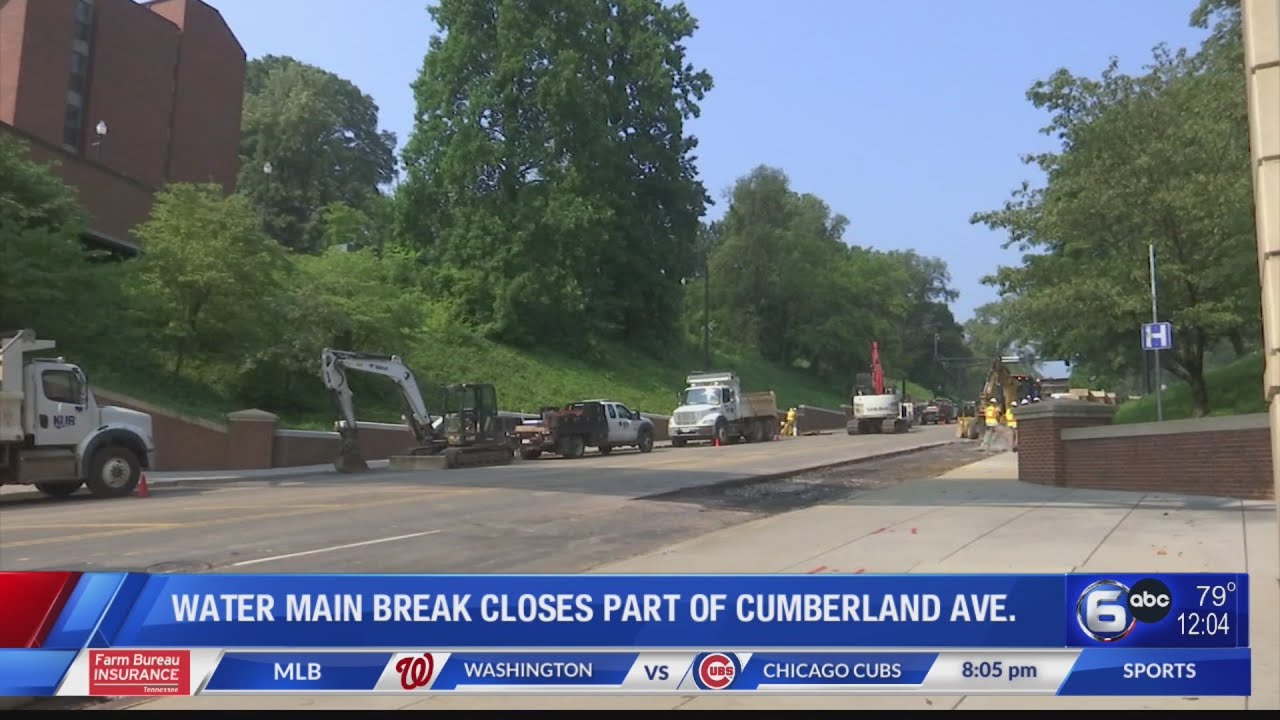 Water main break closes part of Cumberland Avenue in Knoxville - YouTube
