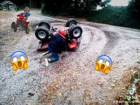 Violente chute en quad !! Le quad se retourne 😱