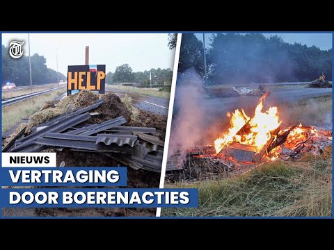 Chaos: boeren zetten hooibalen in brand op snelweg