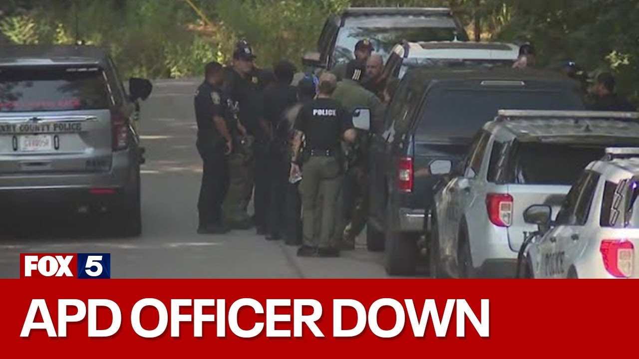Atlanta officer shot while serving murder warrant | FOX 5 News - YouTube