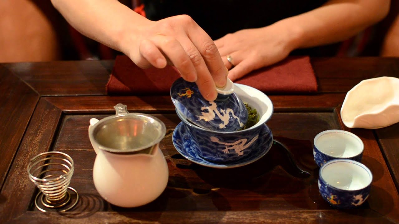 How To Use A Gaiwan With Zhuping - YouTube