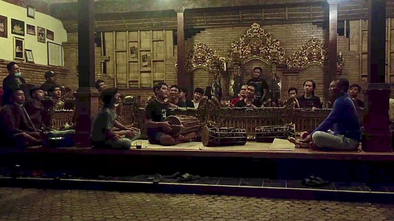 Latihan Tabuh Pelayon Bebarongan