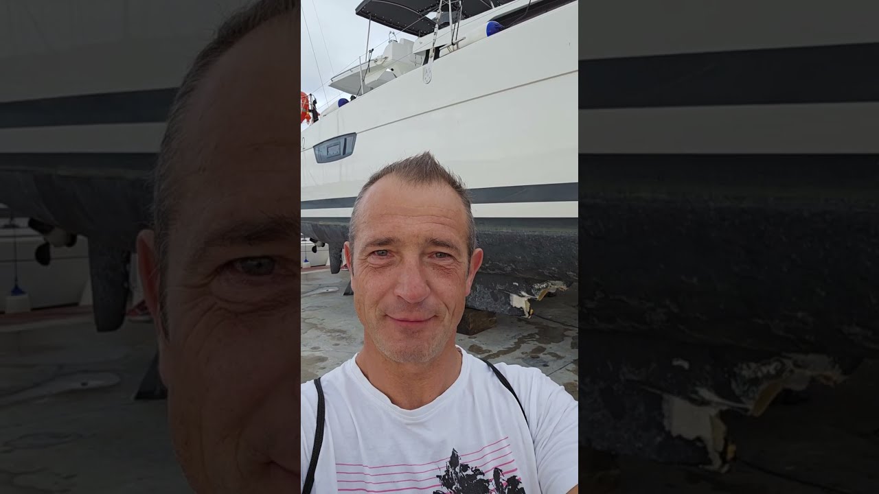 Из чего сделан киль на катамаране FP?