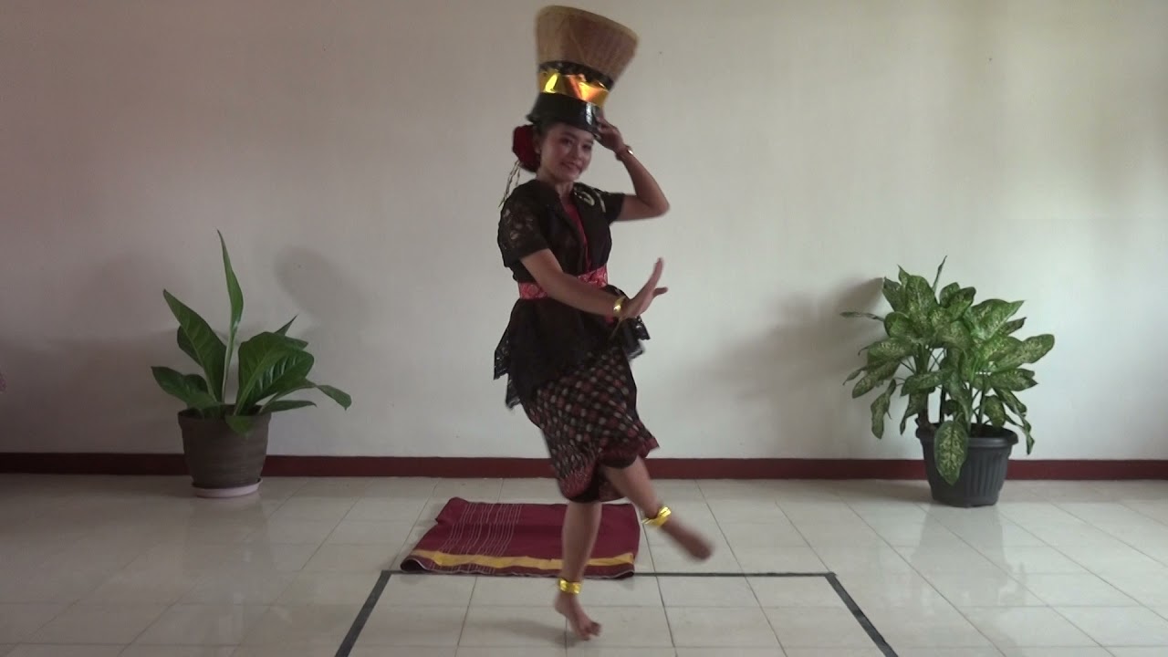 Tari Gelang Ro'om Pertiwi Kurnia Utami