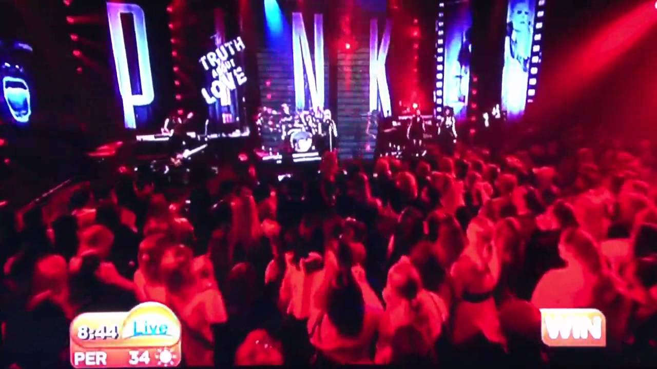 PINK LIVE blow me one last kiss FULL HD YouTube