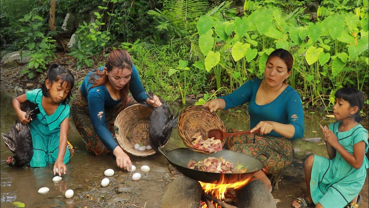 Catch duck at river/ Cooking duck spicy for dinner +4food of survival