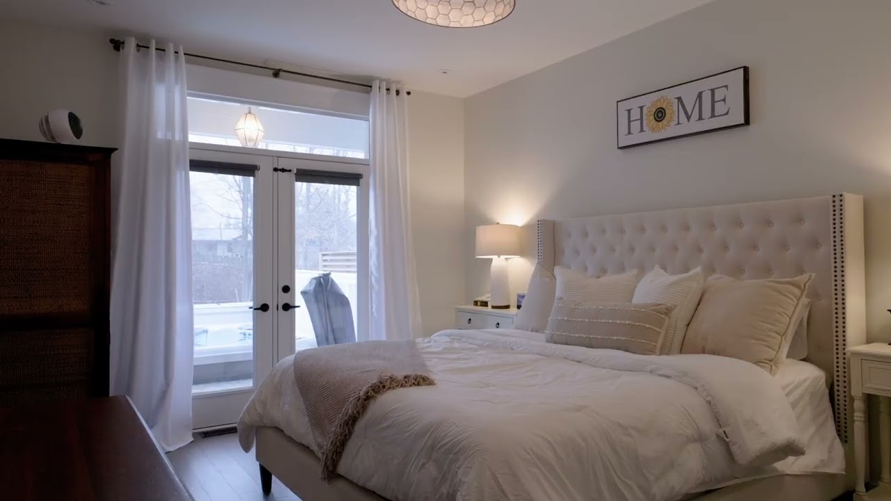 Luxury Waterfront Property - 89 Gill Rd, Lambton Shores ON