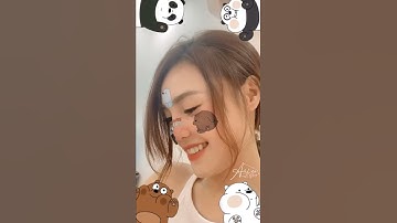 Một ngàn biểu cảm dễ thương từ Ninh Dương Lan Ngọc khi kí tặng cho fan