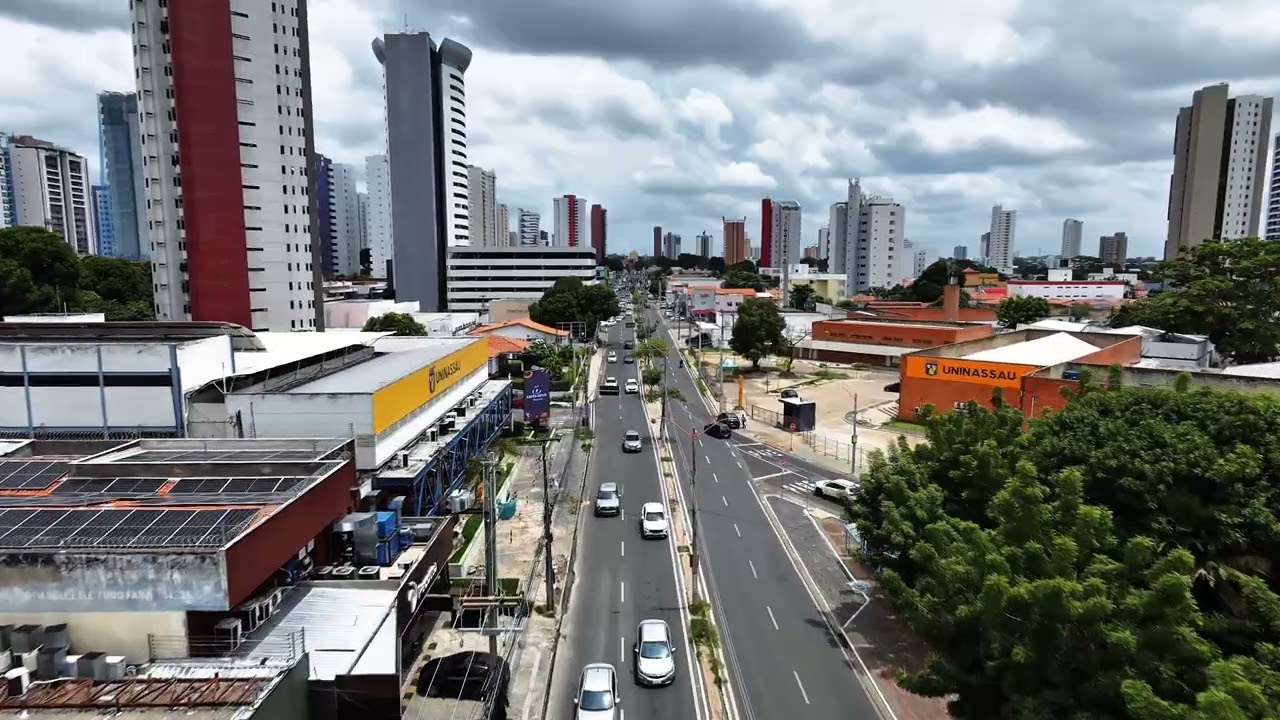 Voo RASANTE pela Av. JÓQUEI CLUBE