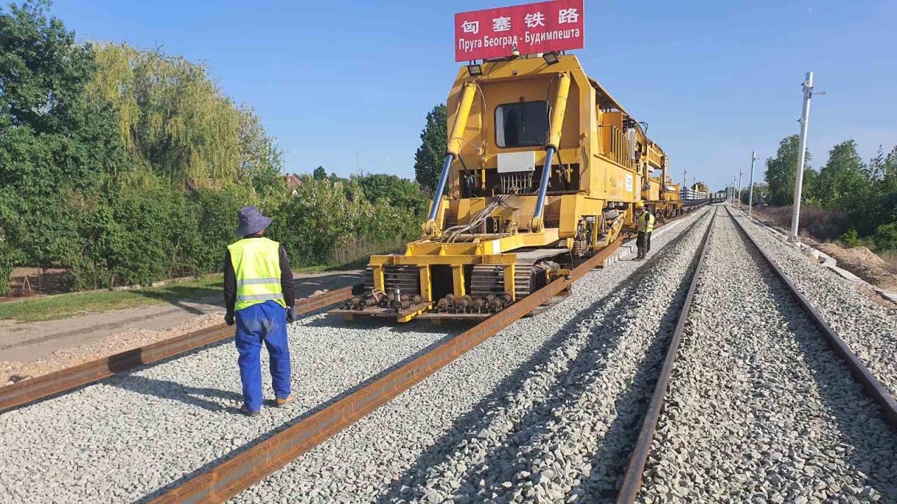 Brza pruga Subotica Kelebija.Postavljanje desnog koloseka/Gyorsvasút Szabadka Kelebia sinlerakás