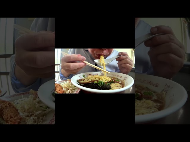[ #Shorts ]大衆食堂で大盛りオムライスと大盛りラーメンに海老フライ[咀嚼音 飯テロ 外食 動画]静岡県富士市の助六食堂で食べるオヤジJapan