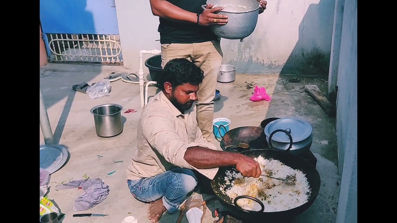 Village style Chicken Fried Rice by Chinna @Rajanagaram