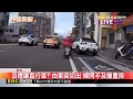 白車打方向燈突切出！台中婦閃不及撞重摔@newsebc