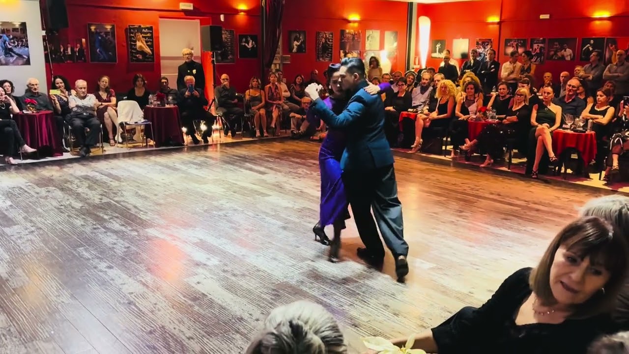 Tanya Gutierrez y Sebastian Avendaño. Cantor de Barrio. Aldobaraldo Torino Italia 🇮🇹 