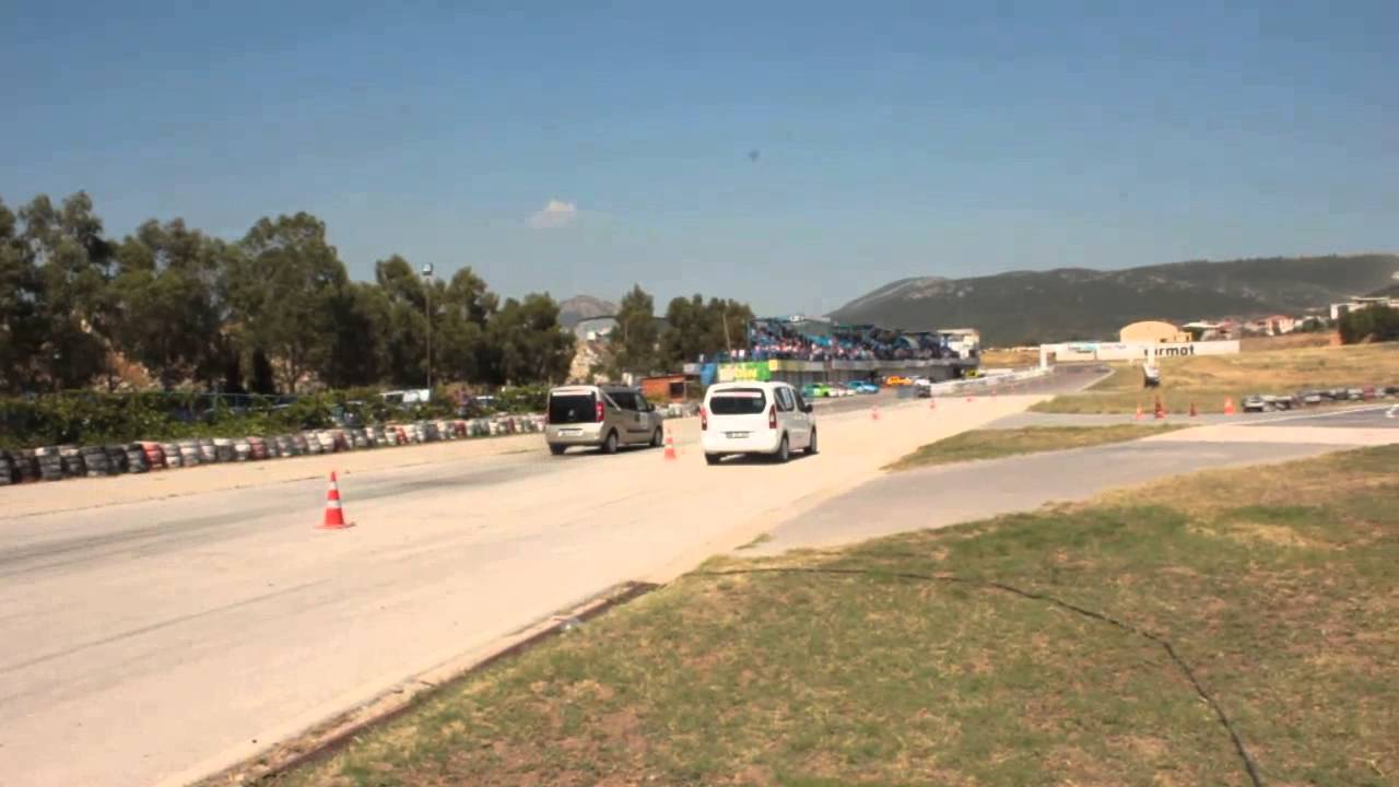 Peugeot Partner Tepee vs Fiat Doblo