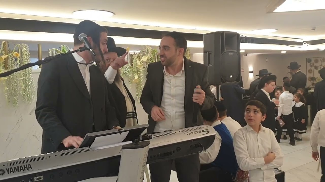 שלמה אשר & שמוליק סוכות בהרקדה חסידית סוחפת. shlomo asher & shmulik sukkot