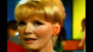 PETULA CLARK - I KNOW A PLACE  (pre recorded)  1965