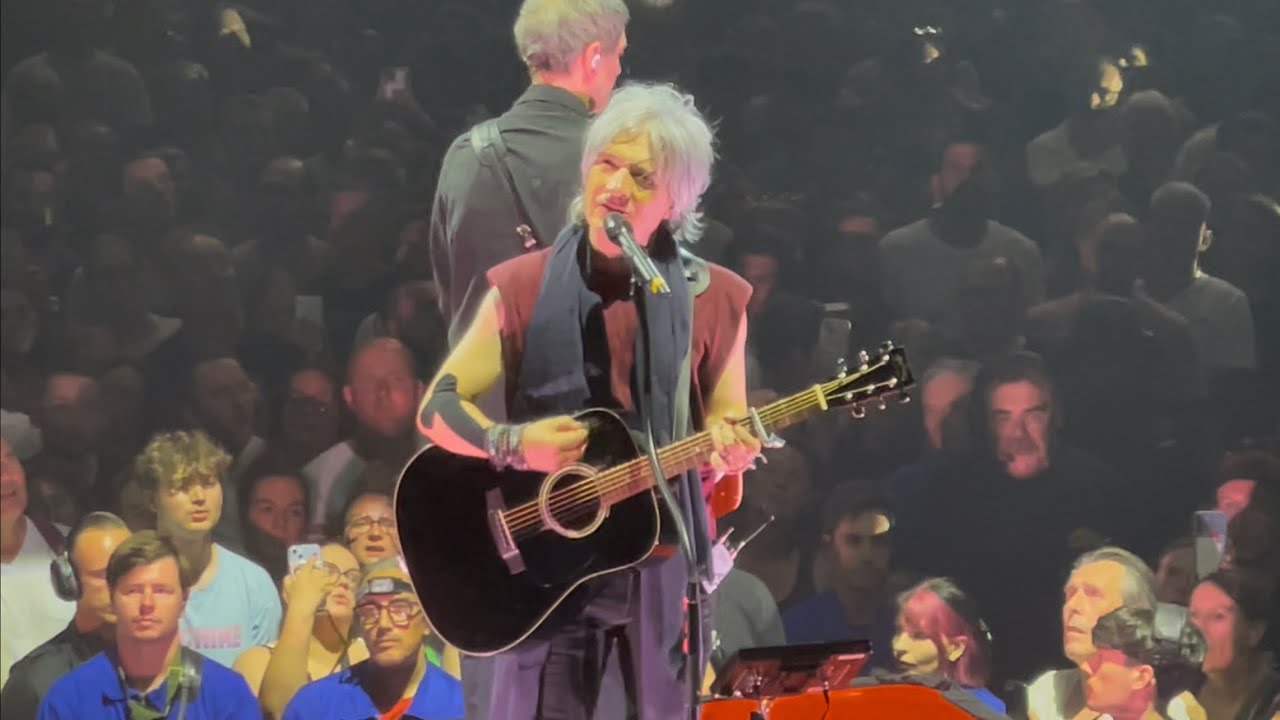 Indochine - La vie est belle (Live Arena Tour 2025 at Accor Arena, Paris 4)