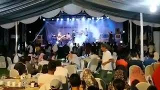 Detik detik Band Seventeen terkena ombak saat manggung di Anyer