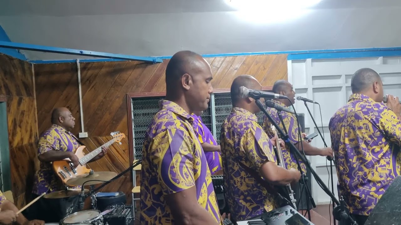 ISA LEI NASOVA POLICE DANCE BAND 