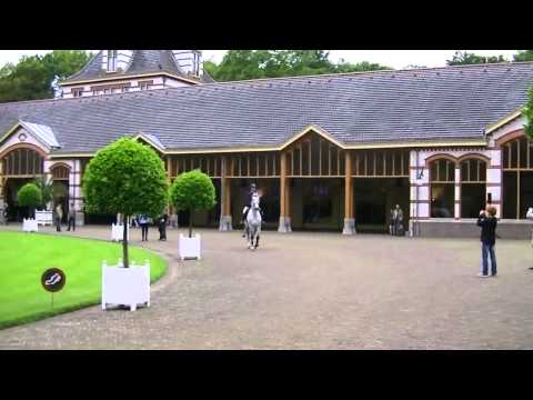 De paarden van de Koning / Koninklijk Staldepartement / Royal Apeldoorn (2012)