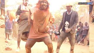 Madancer Wa Nyarugusu Wavunja Record Ya Mwaka Kwa Vituko Vyao Wakati Wa Maonyesho