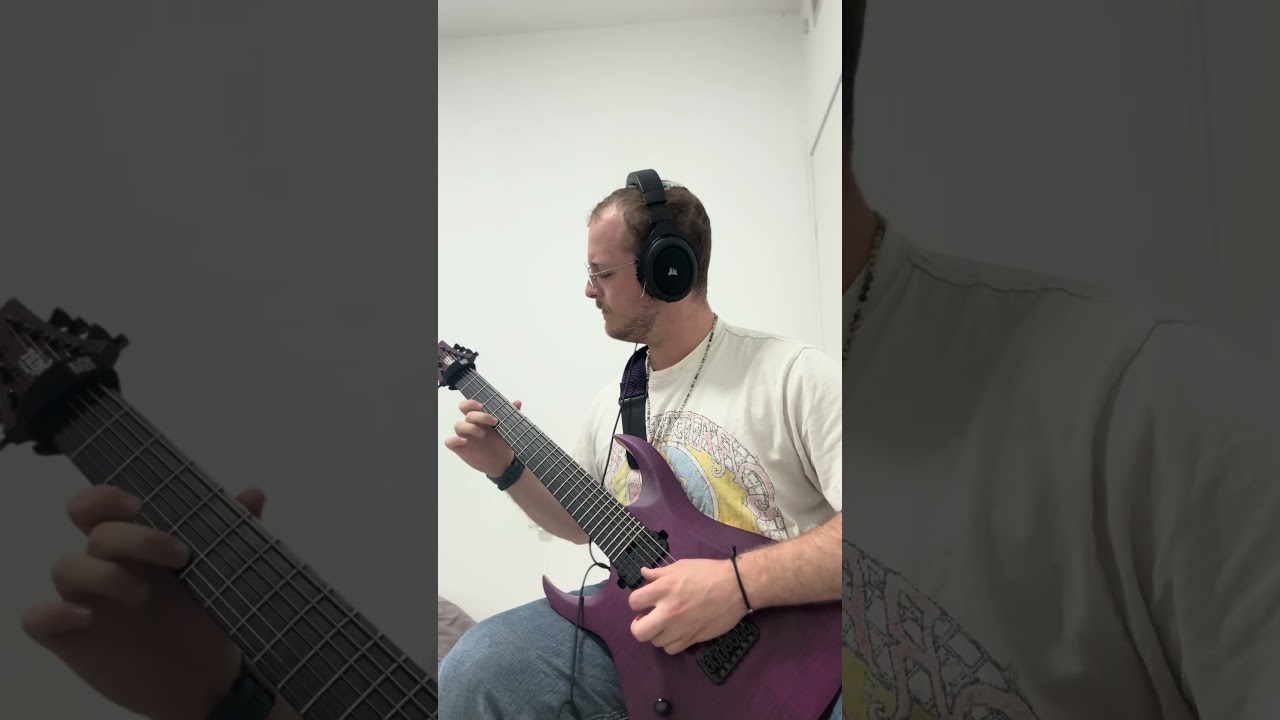 If you don&rsquo;t play this one handed, does it even count? #acdc #guitar #solo