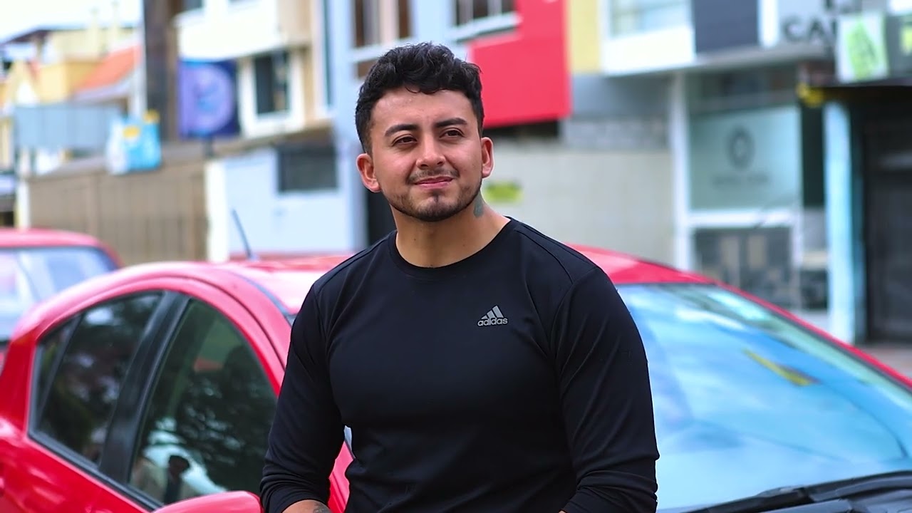 Joven la salvó de un accidente sin imaginar que se enamoraría de ella