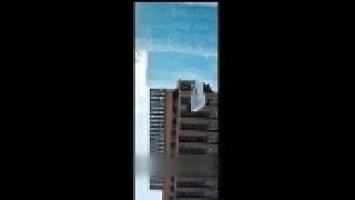 Thumbnail for Brandweer druk met 'gevaarlijke' ijsstunt Drake