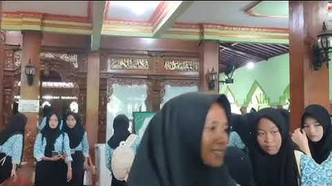 Tugas informatika kelompok 2 mengunjungi makam syech Maulana Syamsudin Pemalang Jawa Tengah