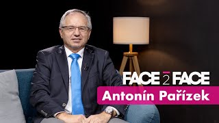 Porodník Antonín Pařízek o ideálním věku pro porod, alternativních porodech a kdy volit císařský řez