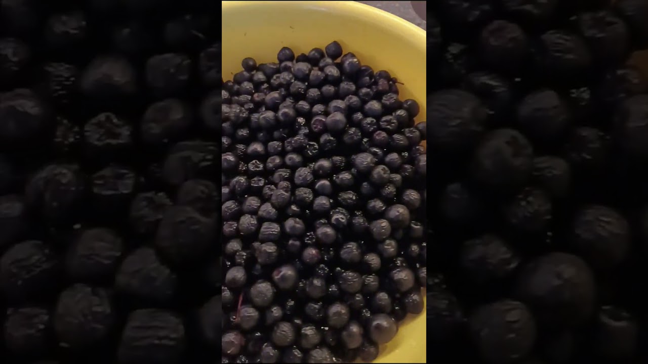 Настойка из черноплодной рябины и листьев вишни