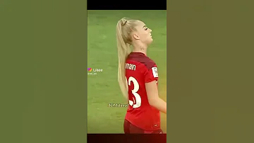 شاهد اجمل بنت لاعبة كرة القدم في العالم Shorts سوريا سعودية 