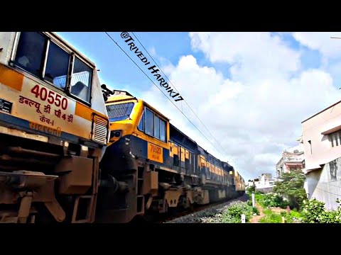 Sabarmati Diesel Engine WDP4D And Dead Offlink Abu Road WDG4D With 19270 Porbandar Express