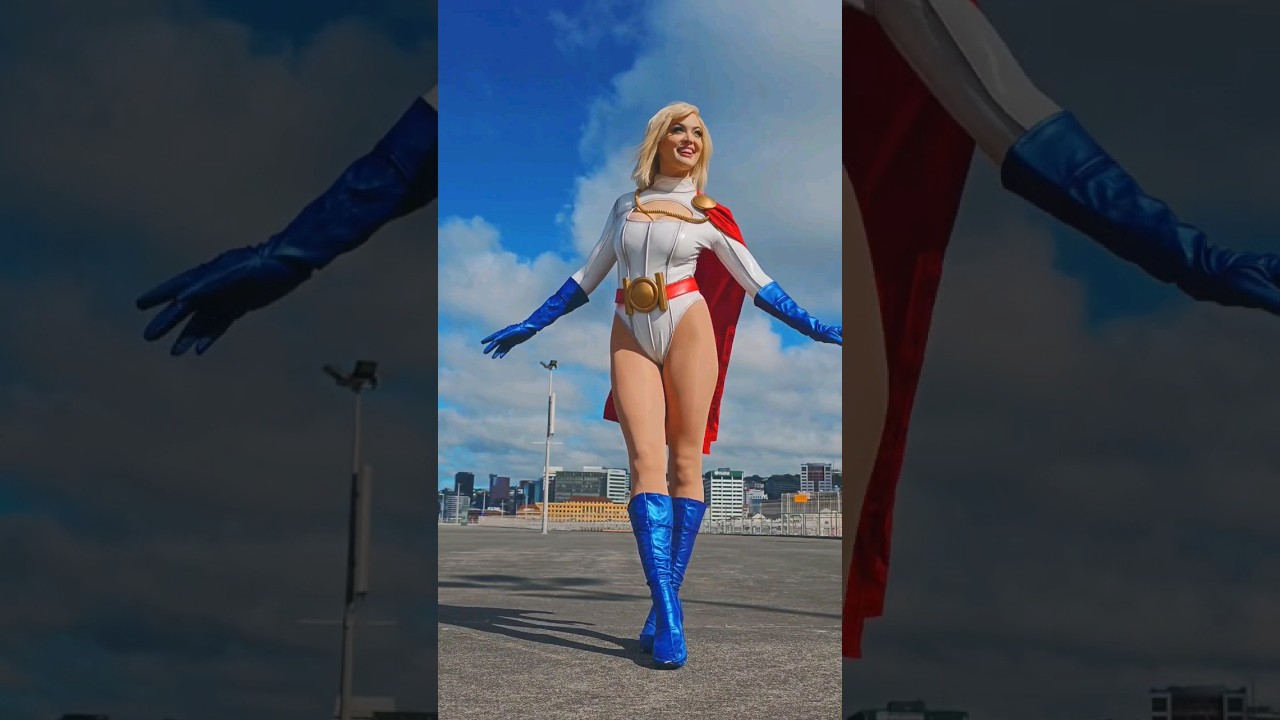 Armegeddon expo has been AMAZING ✨️ brought out Power Girl for the first time for day 2 ~