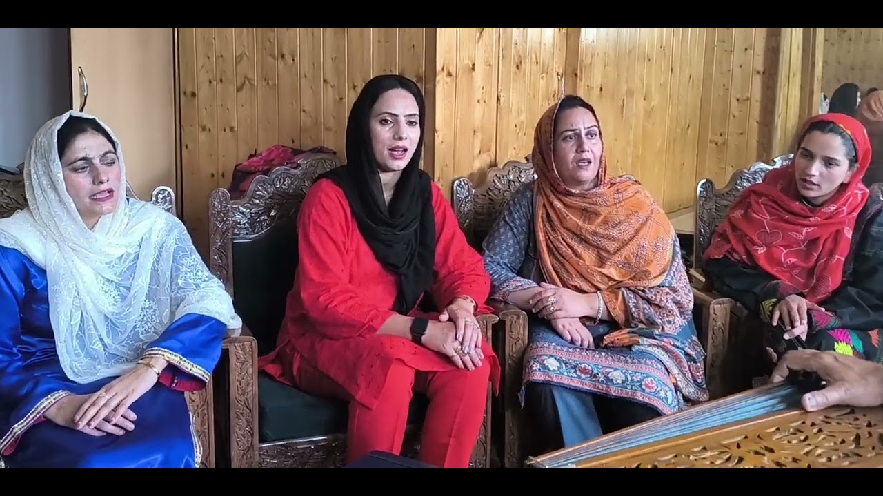 Gojri log Geet  Razia Ashraf, Parveen choudhary, Rubiya Bano and party