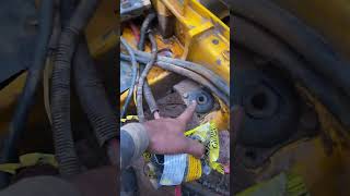 JCB 🚜Engine mounting. Kise lagaye