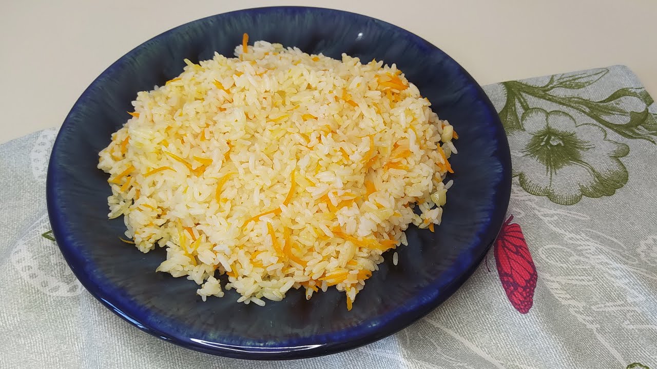 Рецепт рассыпчатого риса с морковью. Рис рассыпчатый на гарнир. Рис рассыпчатый на гарнир в сковороде. Рис с морковью и луком на сковороде. Рис на сковороде рассыпчатый.